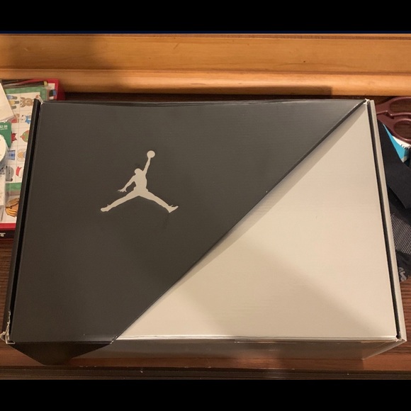 Jordan 11 Jubilee - Picture 4 of 4